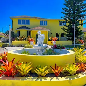 Golden Palms House *** Nassau